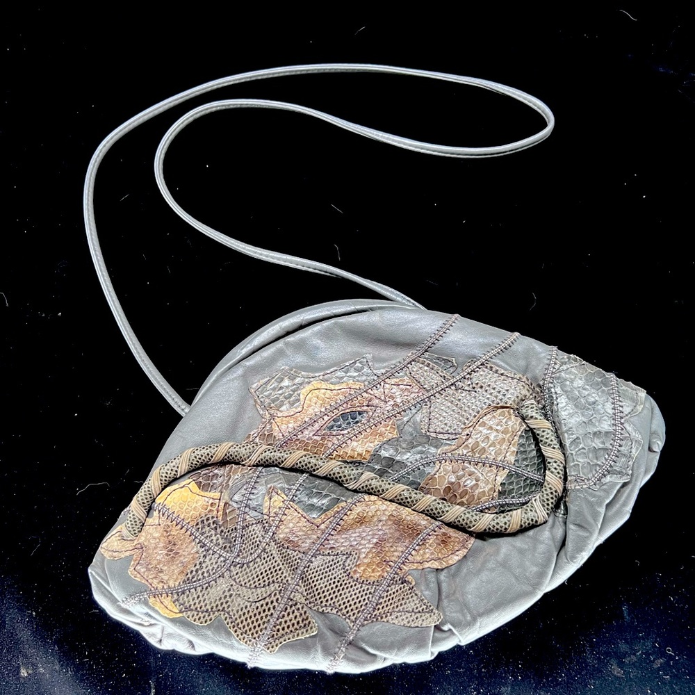 *Vintage* late 70s/early 80s clamshell patchwork leather handbag or clutch!